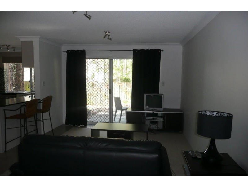 3/130 Central Avenue, Indooroopilly QLD 4068