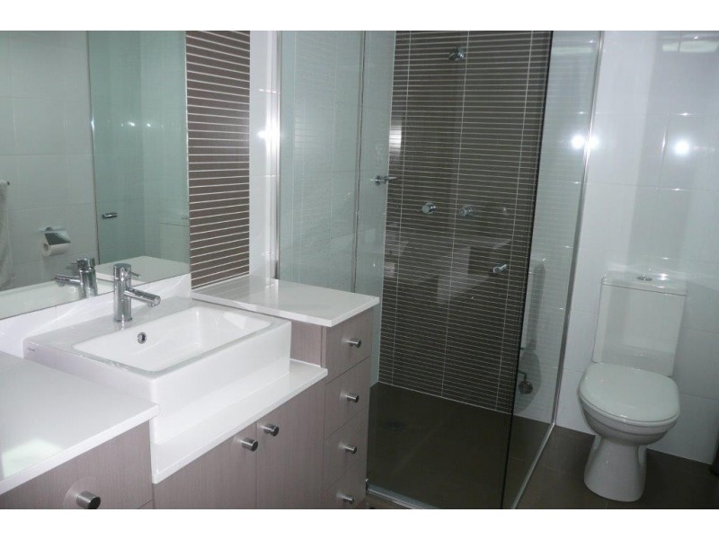 3/130 Central Avenue, Indooroopilly QLD 4068