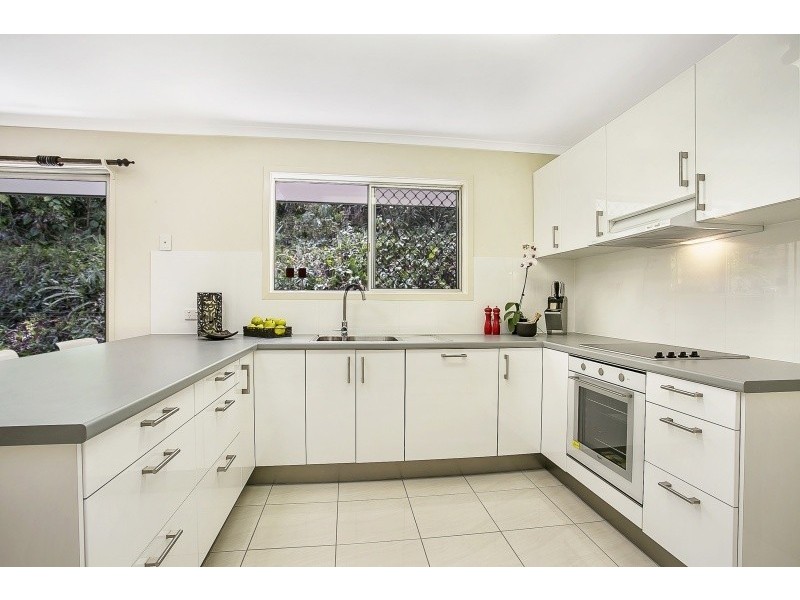 57 Tucker Street, Chapel Hill QLD 4069