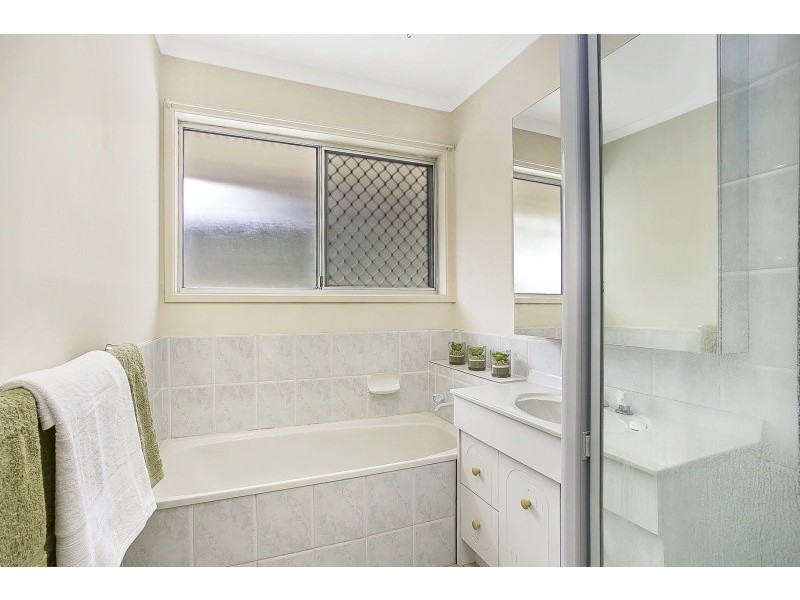 57 Tucker Street, Chapel Hill QLD 4069