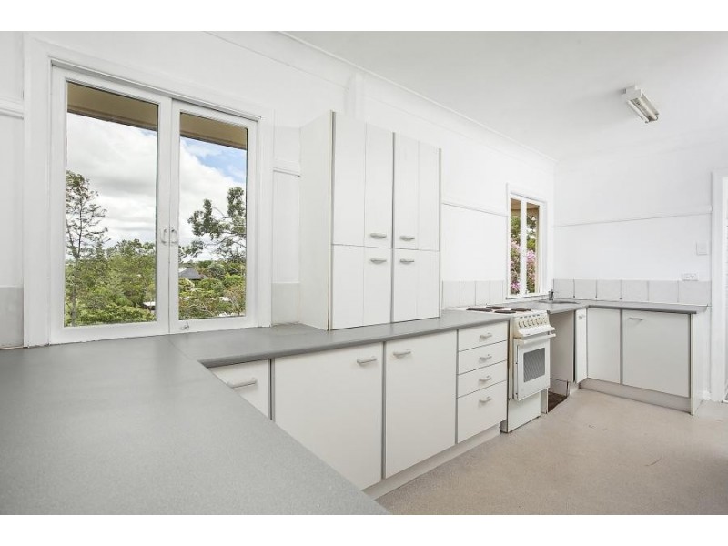 23 Bredden Street, Chapel Hill QLD 4069