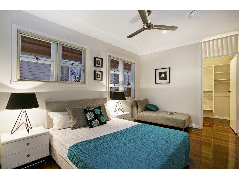 22 Greenlaw Street, Indooroopilly QLD 4068