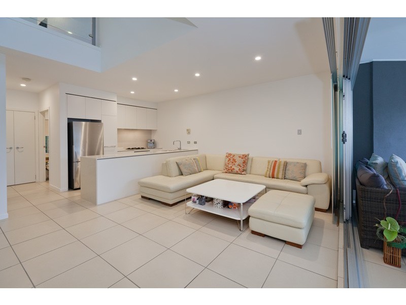 2/62 Armadale Street, St Lucia QLD 4067