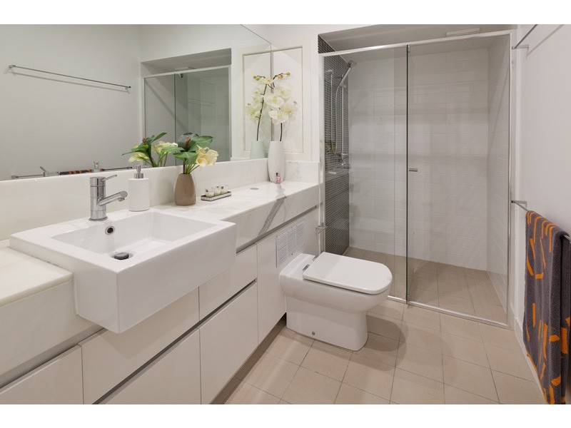 2/62 Armadale Street, St Lucia QLD 4067