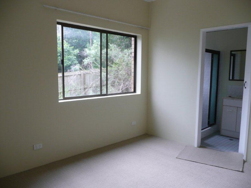 2/40. York Street, Indooroopilly QLD 4068