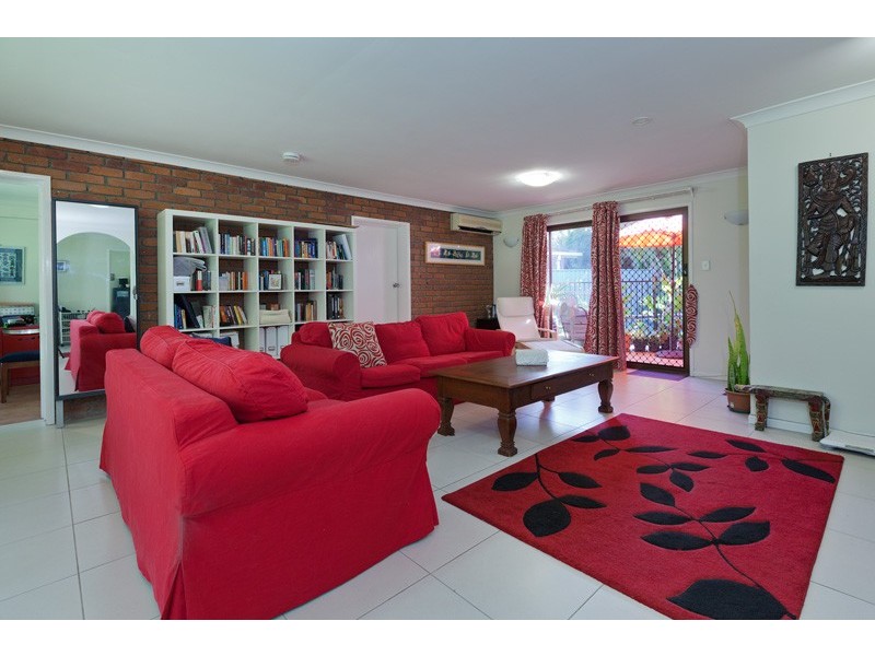 49 Greenford Street, Chapel Hill QLD 4069