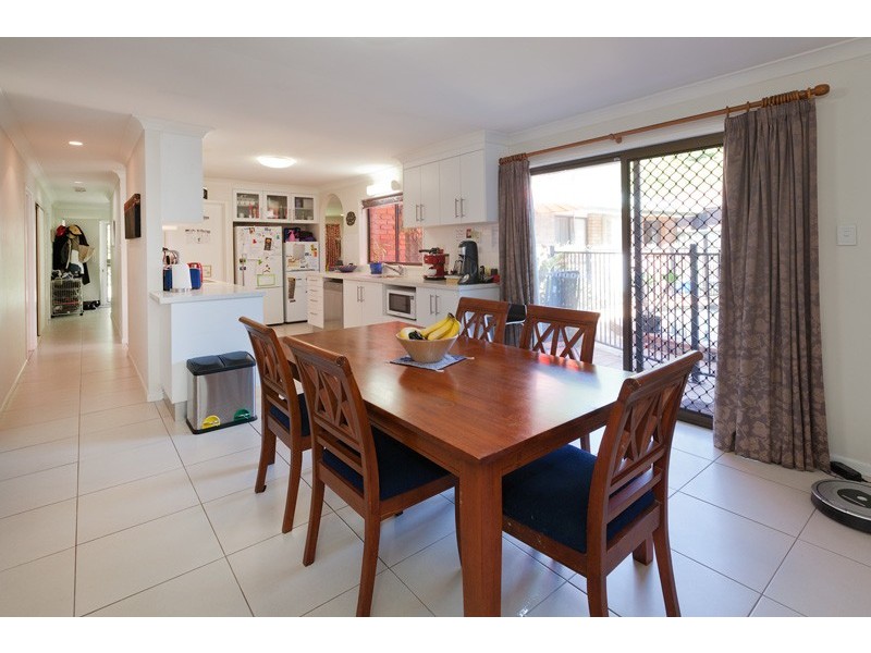 49 Greenford Street, Chapel Hill QLD 4069