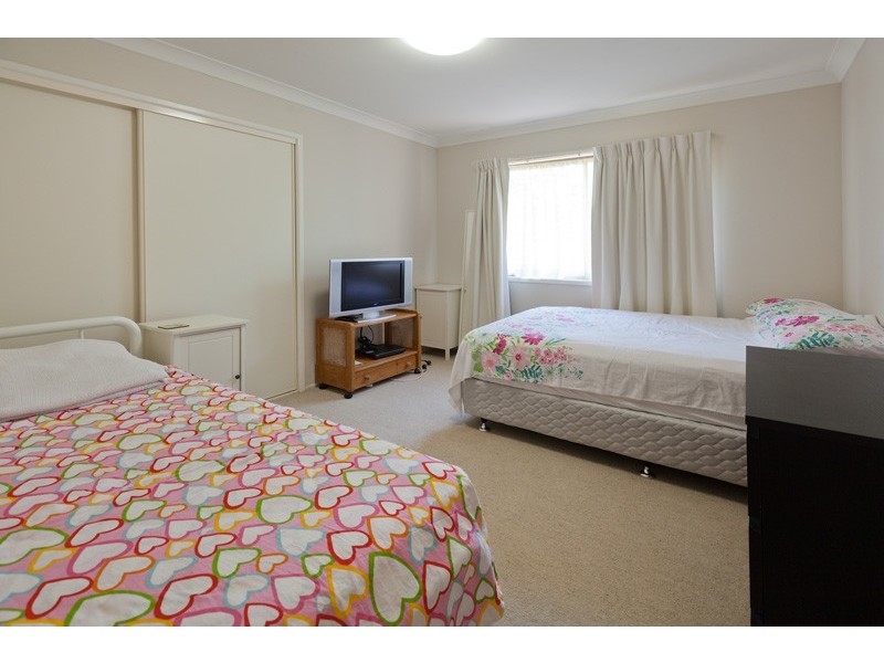 49 Greenford Street, Chapel Hill QLD 4069