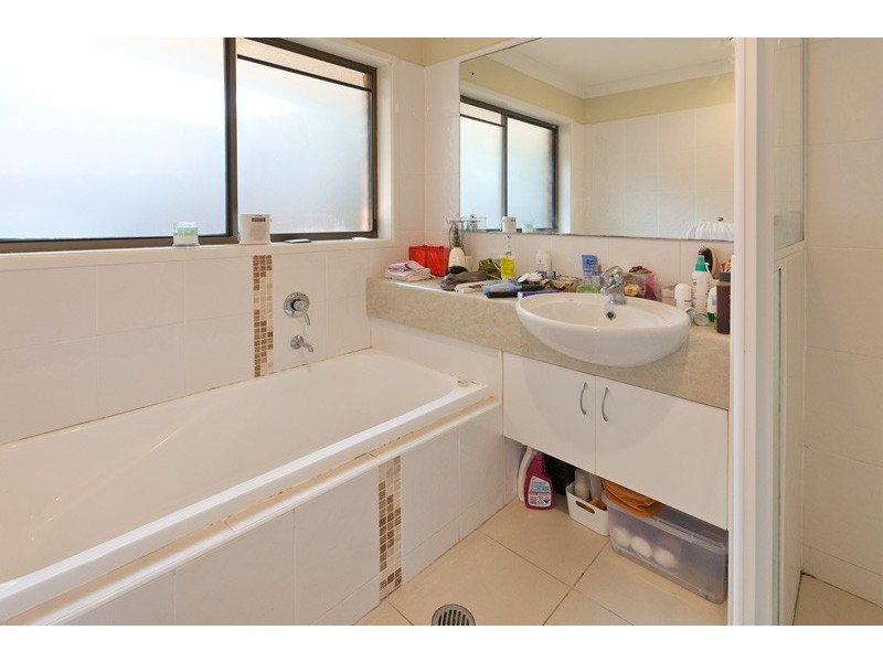 49 Greenford Street, Chapel Hill QLD 4069