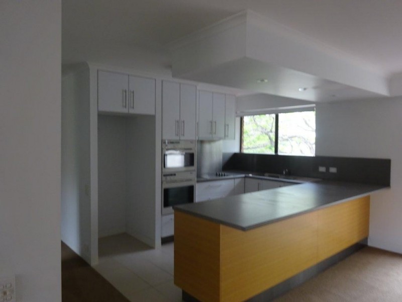 3/9. Land Street, Toowong QLD 4066