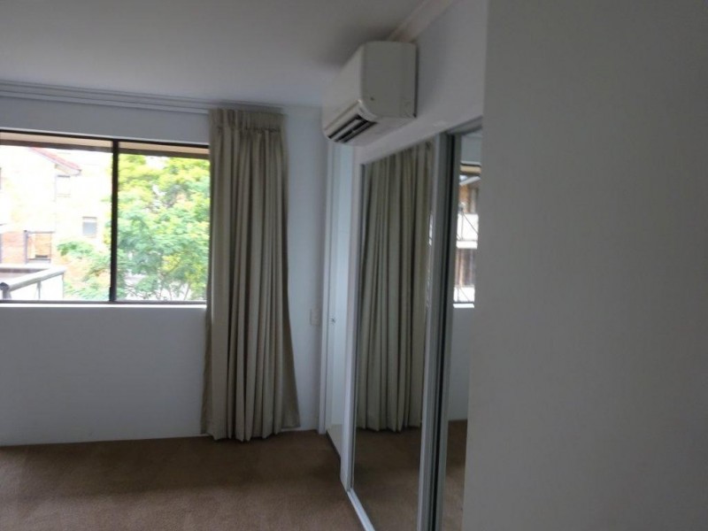 3/9. Land Street, Toowong QLD 4066