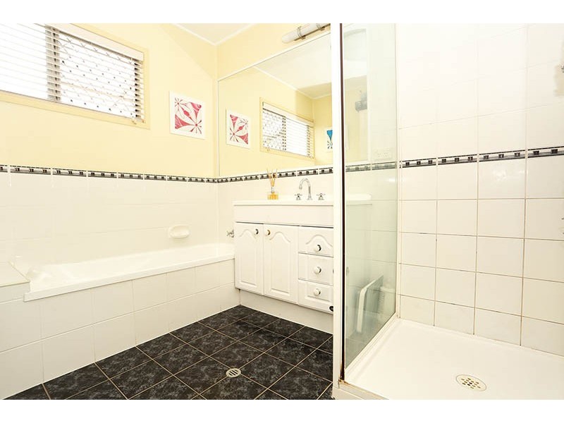 732 Moggill Road, Chapel Hill QLD 4069