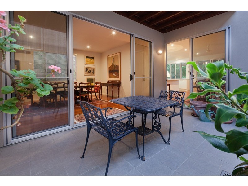 87a McCaul Street, Indooroopilly QLD 4068