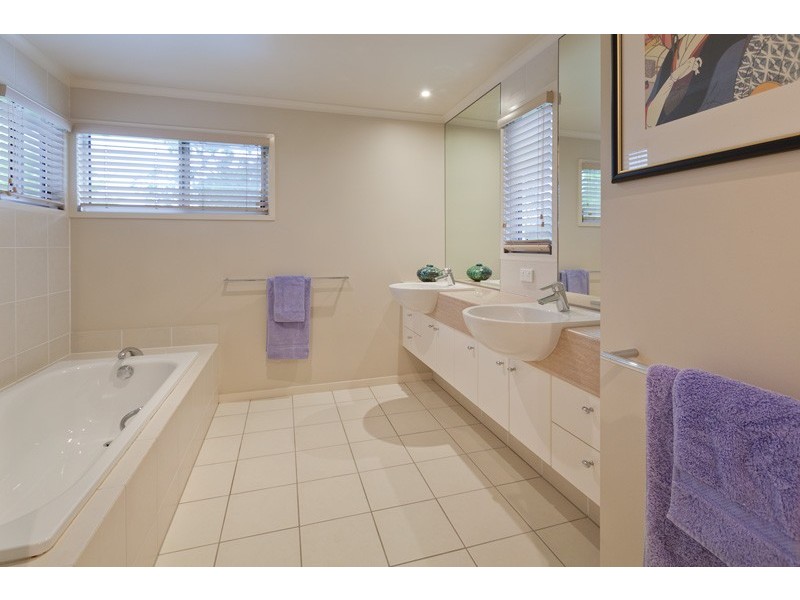 87a McCaul Street, Indooroopilly QLD 4068