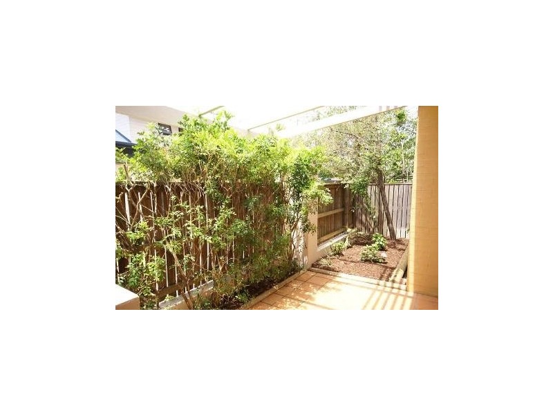 10/122 Central Avenue, Indooroopilly QLD 4068