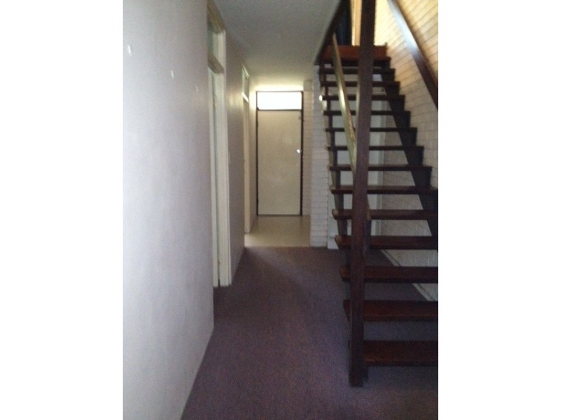 2/15. Priory Street, Indooroopilly QLD 4068