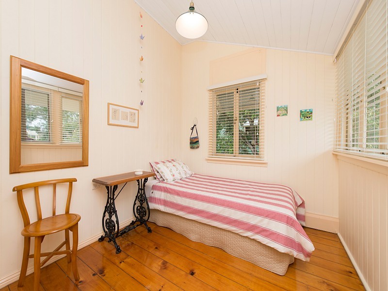 25 Evadne Street, Graceville QLD 4075