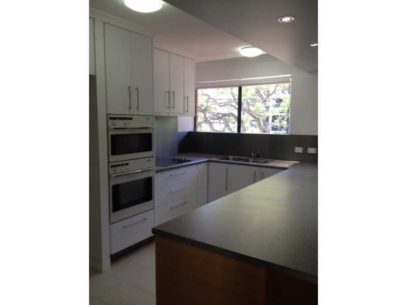 3/9 Land Street, Toowong QLD 4066