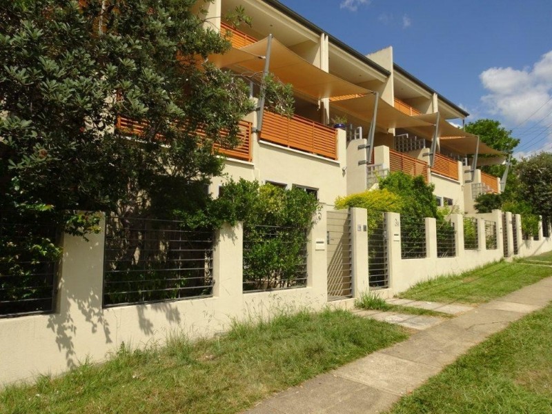 5 Cecil Street, Indooroopilly QLD 4068