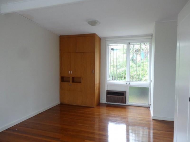 147 The Esplanade., St Lucia QLD 4067