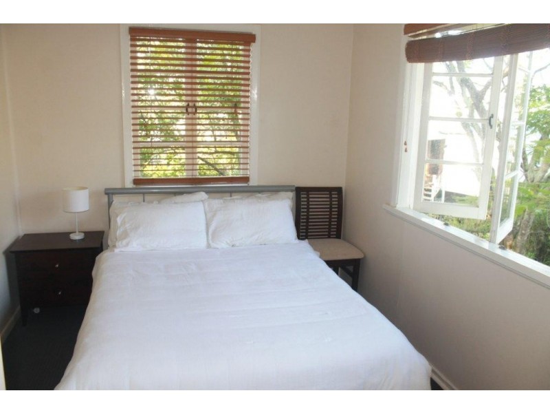 35. Taringa Pde, Indooroopilly QLD 4068