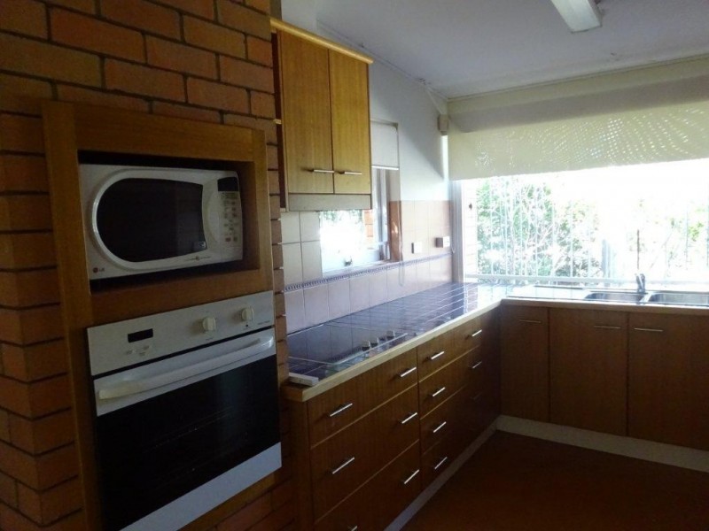 147 The Esplanade, St Lucia QLD 4067