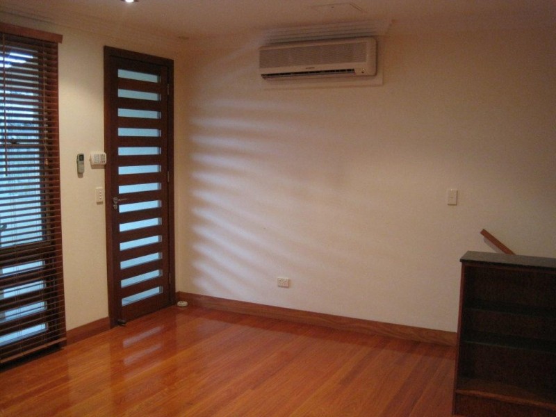 5 Cecil Street, Indooroopilly QLD 4068