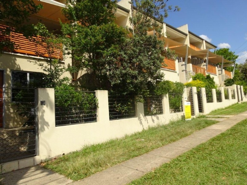 5 Cecil Street, Indooroopilly QLD 4068