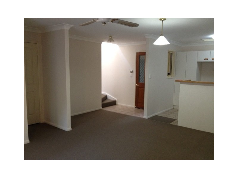 3/73 Fairley Street, Indooroopilly QLD 4068