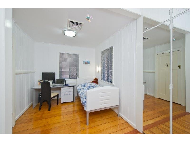 3 Harts Road, Indooroopilly QLD 4068