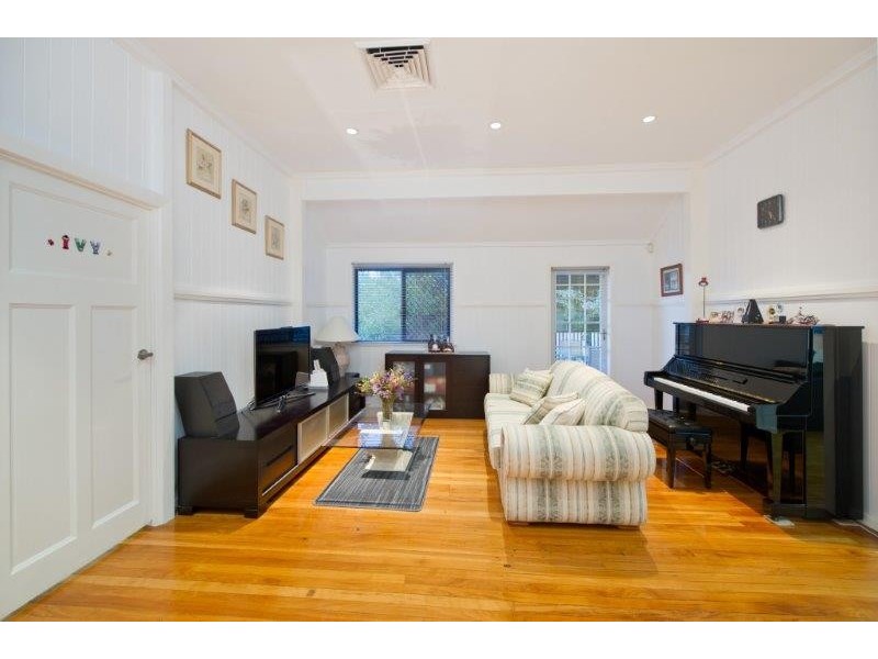 3 Harts Road, Indooroopilly QLD 4068