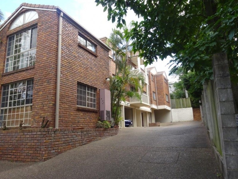 2/6 Shirley Street, Indooroopilly QLD 4068
