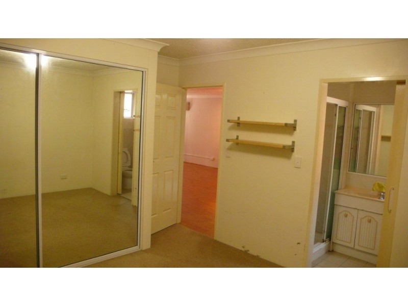 3/115. Central Avenue, Indooroopilly QLD 4068