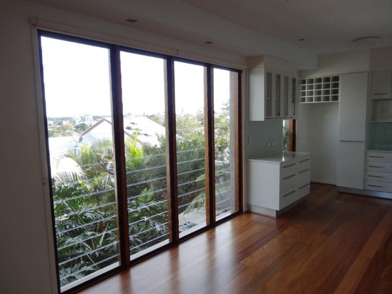 4/28 Central Avenue, Indooroopilly QLD 4068