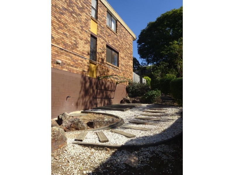 2/114 Carmody Road, St Lucia QLD 4067