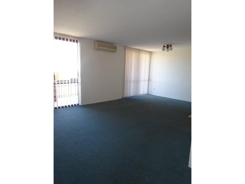 2/114 Carmody Road, St Lucia QLD 4067