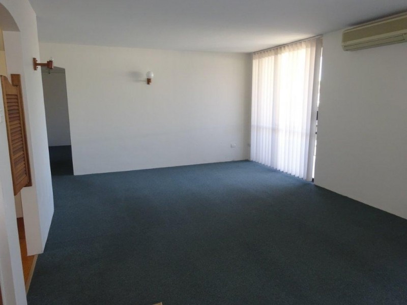 2/114 Carmody Road, St Lucia QLD 4067