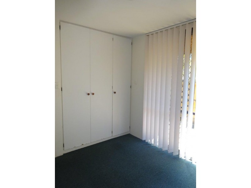 2/114 Carmody Road, St Lucia QLD 4067
