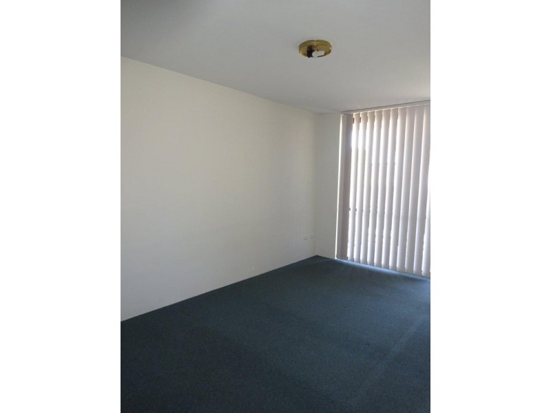 2/114 Carmody Road, St Lucia QLD 4067