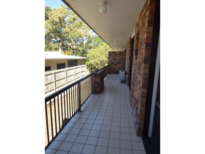 2/114 Carmody Road, St Lucia QLD 4067