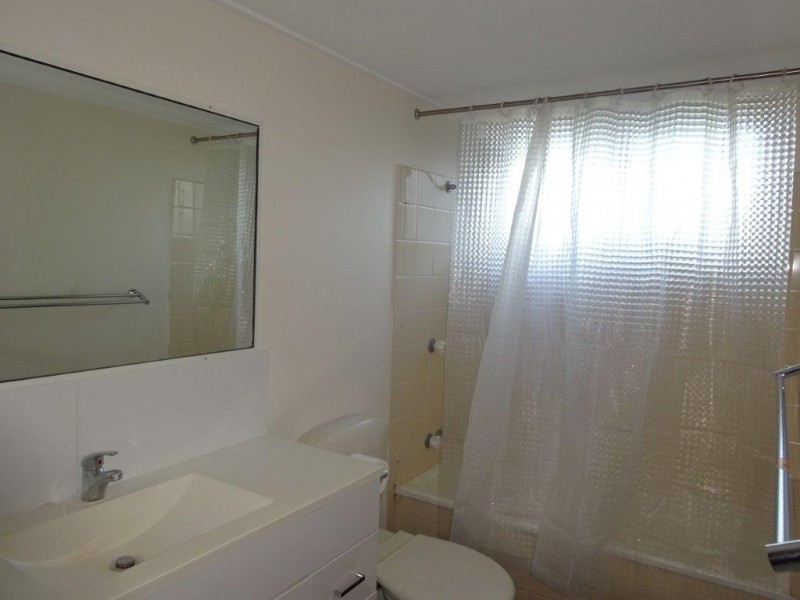 4/123. Central Avenue, Indooroopilly QLD 4068