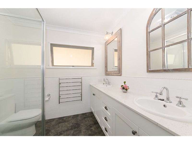 9 Bowaga Street, Indooroopilly QLD 4068