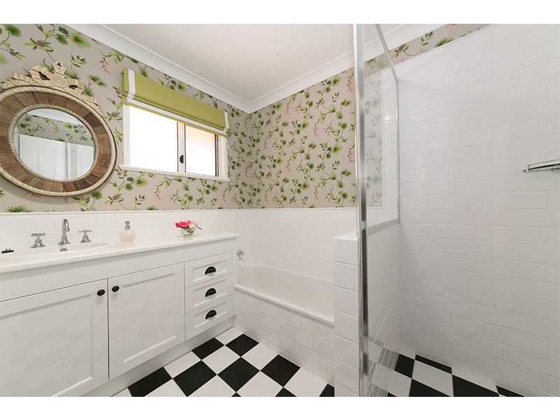 9 Bowaga Street, Indooroopilly QLD 4068