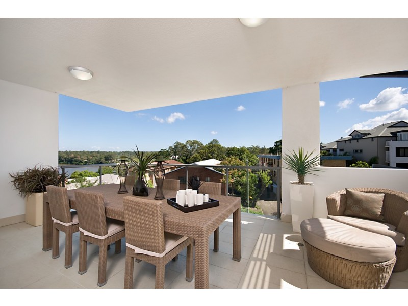 401/30. Riverview Terrace, Indooroopilly QLD 4068