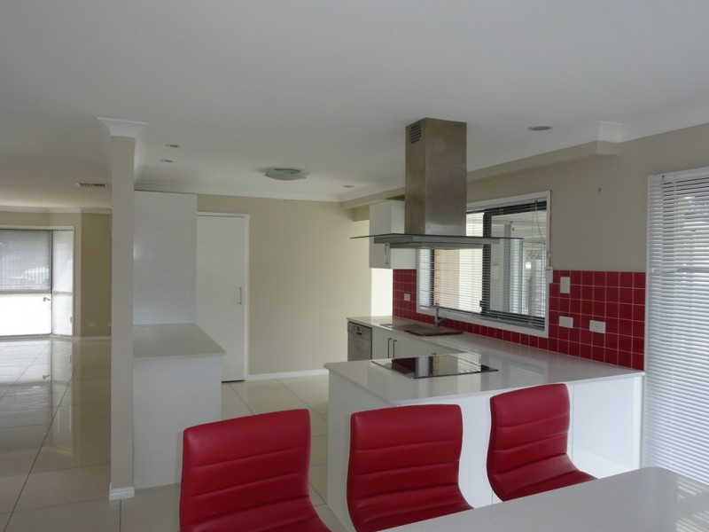 4 Bonhill Court, Indooroopilly QLD 4068