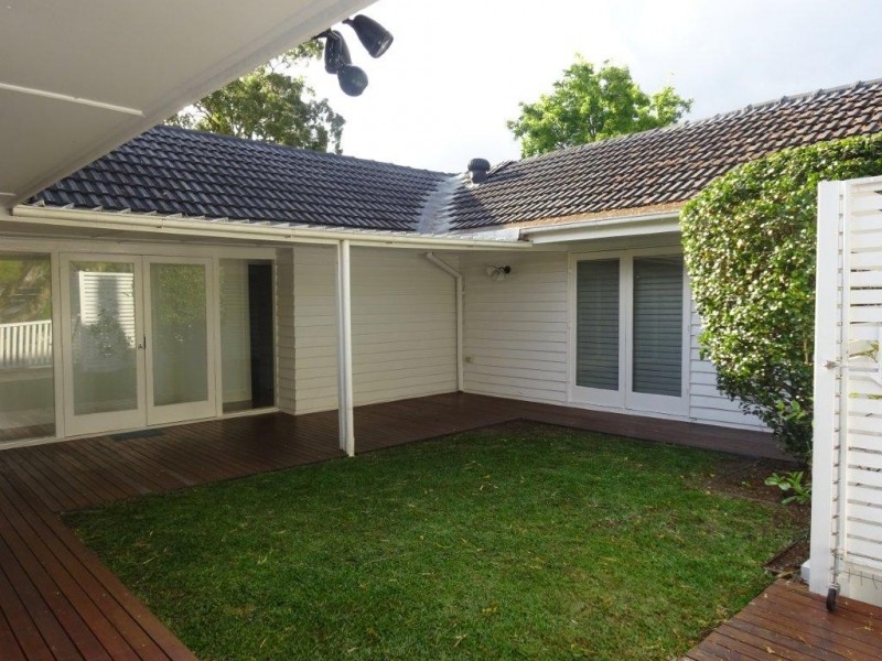 63 Neulans Road, Indooroopilly QLD 4068