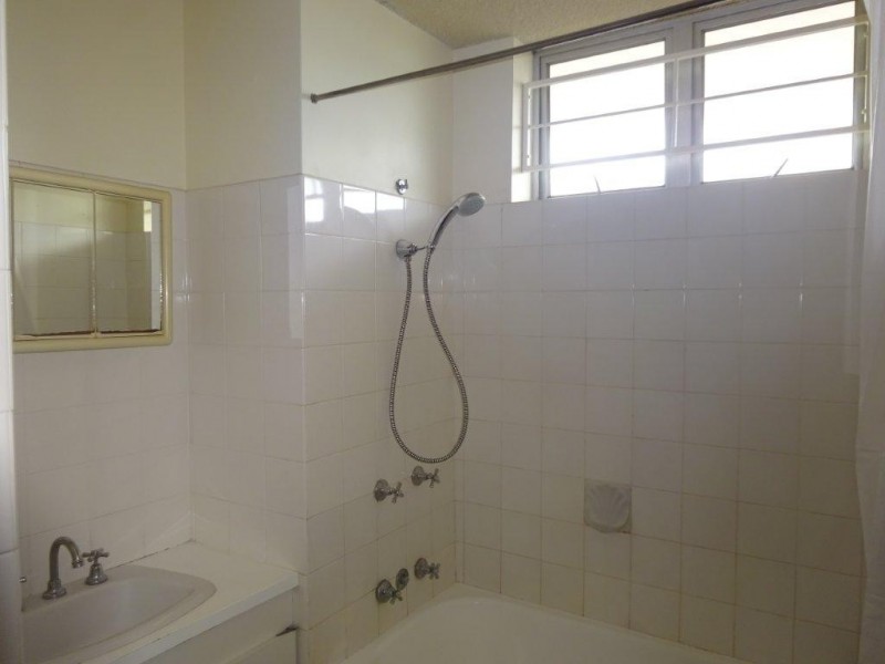 3/208 Carmody Road, St Lucia QLD 4067
