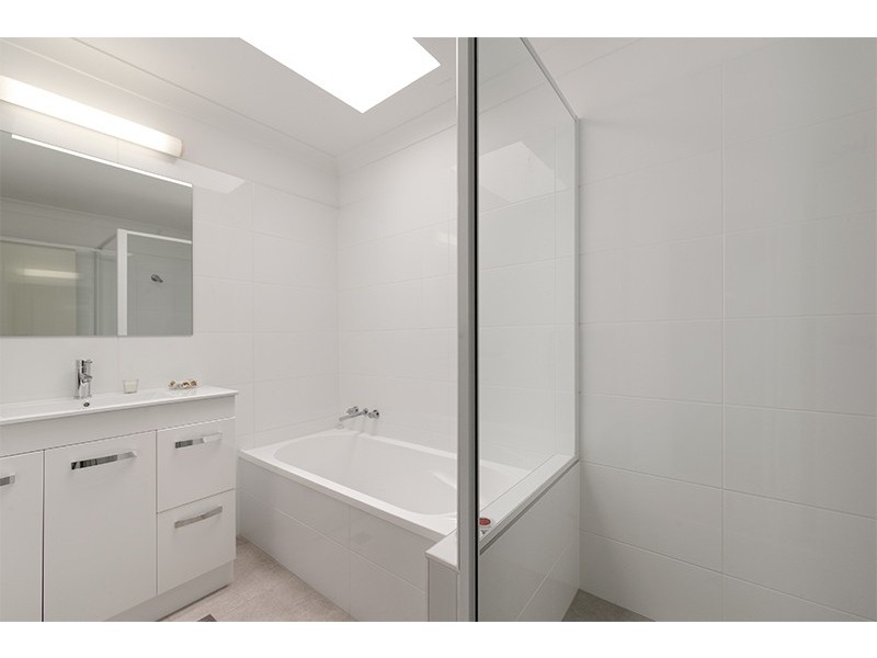 1/6 Shirley Street, Indooroopilly QLD 4068