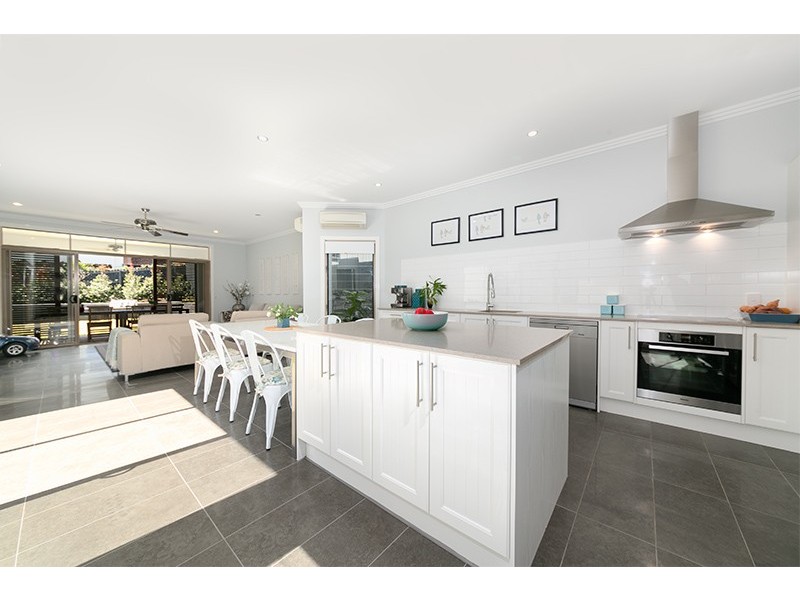 5 Charlane Avenue, Indooroopilly QLD 4068
