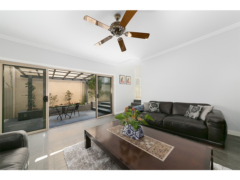 5 Charlane Avenue, Indooroopilly QLD 4068